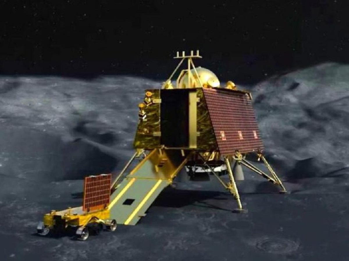 Succes-atterrissage-sonde-lunaire-indienne-Chandrayaan-3-au-pôle-Sud-lunaire